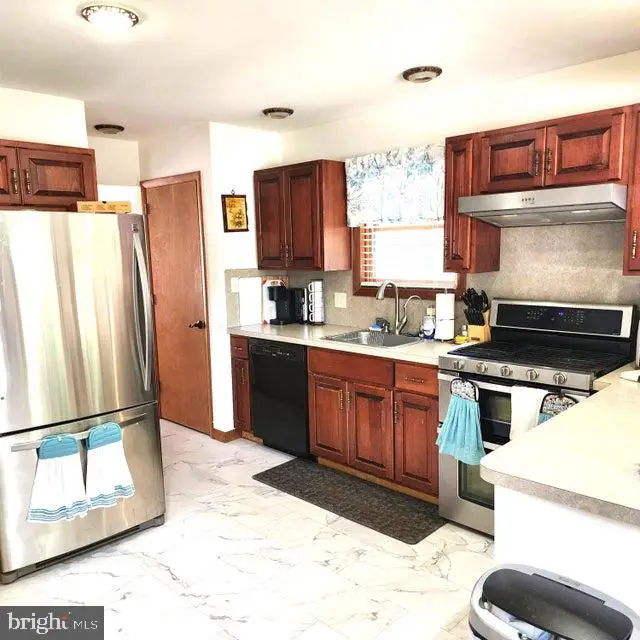 408 Sassafrass Way, Stroudsburg, PA 18360 - Image #2