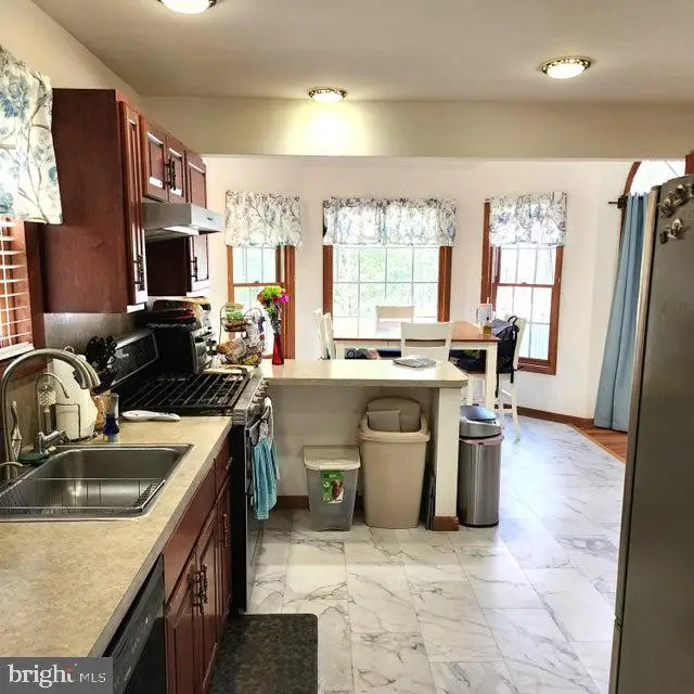 408 Sassafrass Way, Stroudsburg, PA 18360 - Image #3