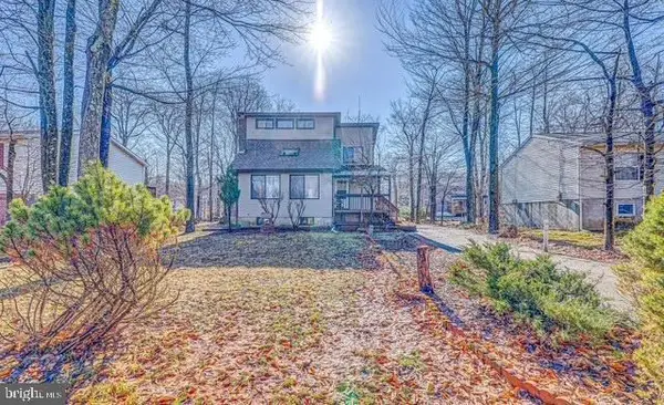 4623 Burnside Dr, TOBYHANNA, PA 18466