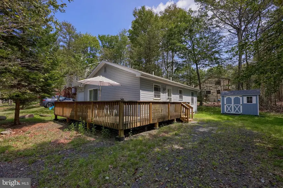 7942 Sleepy Hollow Dr, Tobyhanna, PA 18466 - Image #2