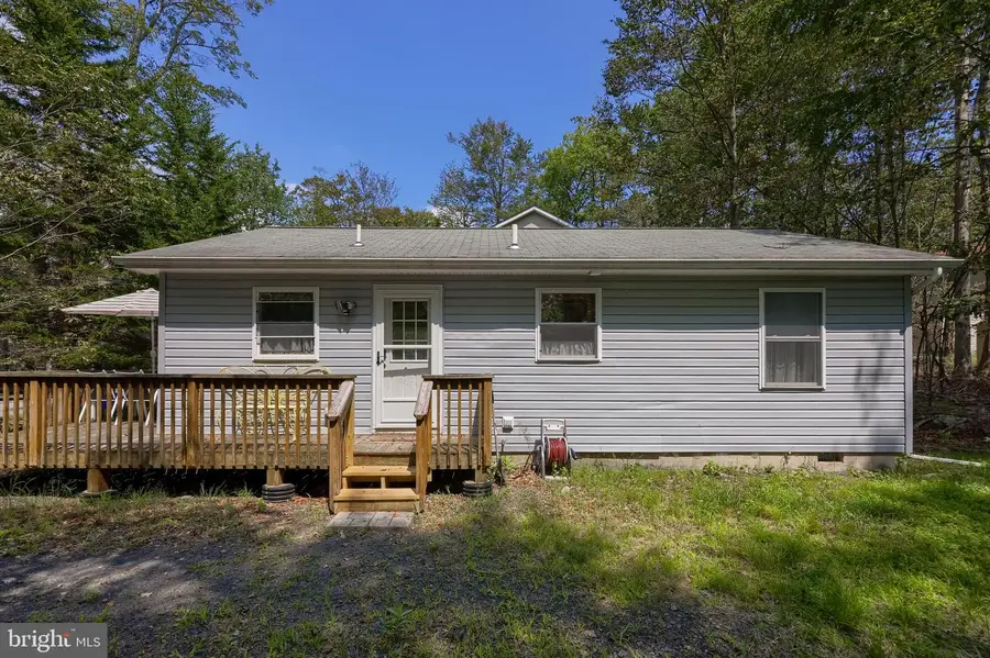 7942 Sleepy Hollow Dr, Tobyhanna, PA 18466 - Image #3