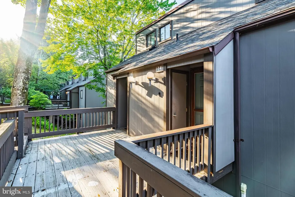 14 Middle Village Way, Tannersville, PA 18372 - Image #1