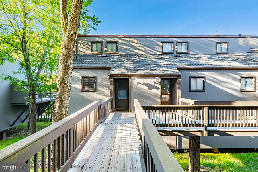 14 Middle Village Way, Tannersville, PA 18372 - Image #2