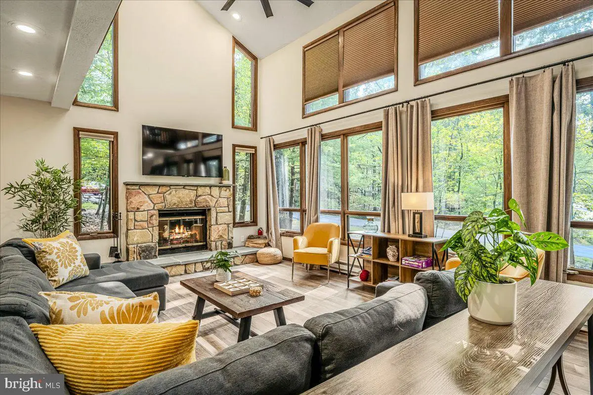 1119 Kensington Dr, East Stroudsburg, PA 18301 - Image #1