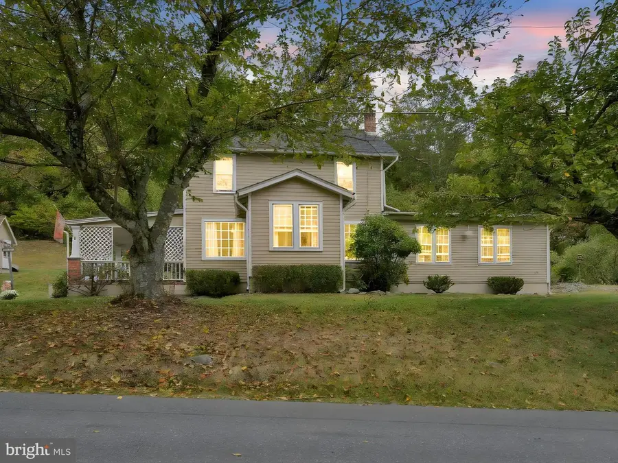 423 Cottontail Ln, Saylorsburg, PA 18353 - Image #2