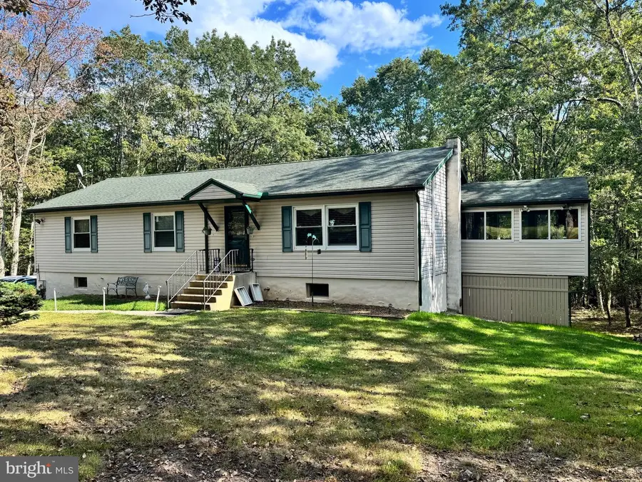 692 Watercrest Ave, Effort, PA 18330 - Image #2