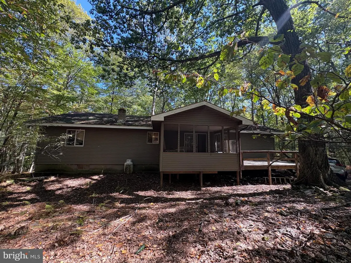 196 Robin Ln, East Stroudsburg, PA 18302 - Image #1