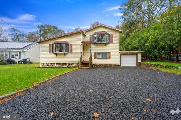 217 Coach Rd, TOBYHANNA, PA 18466