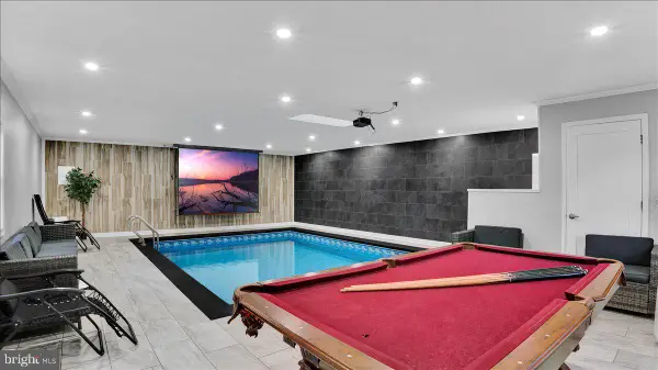 5951 Milford Rd, EAST STROUDSBURG, PA 18302