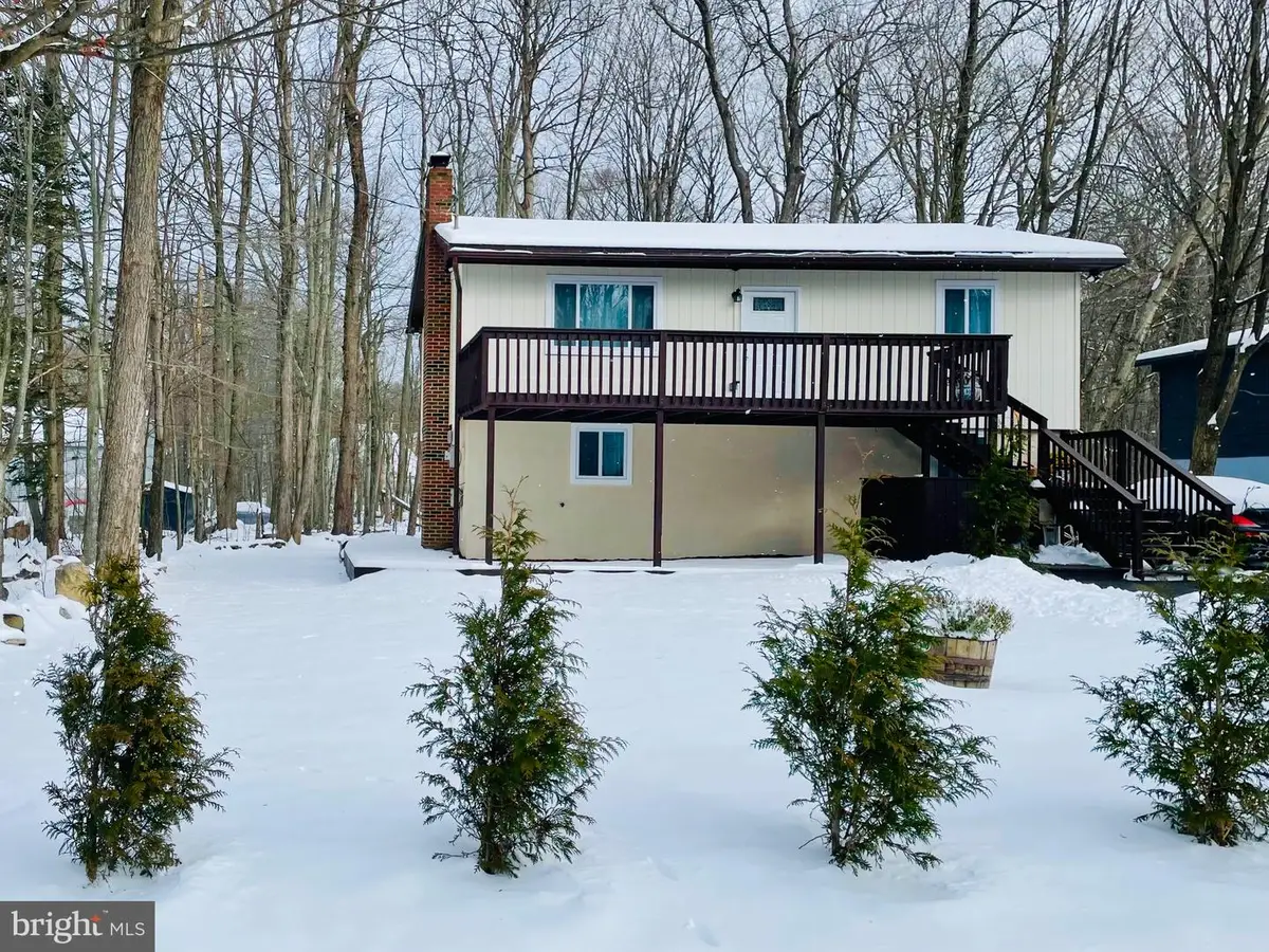 9071 Idlewild Dr, Tobyhanna, PA 18466 - Image #1