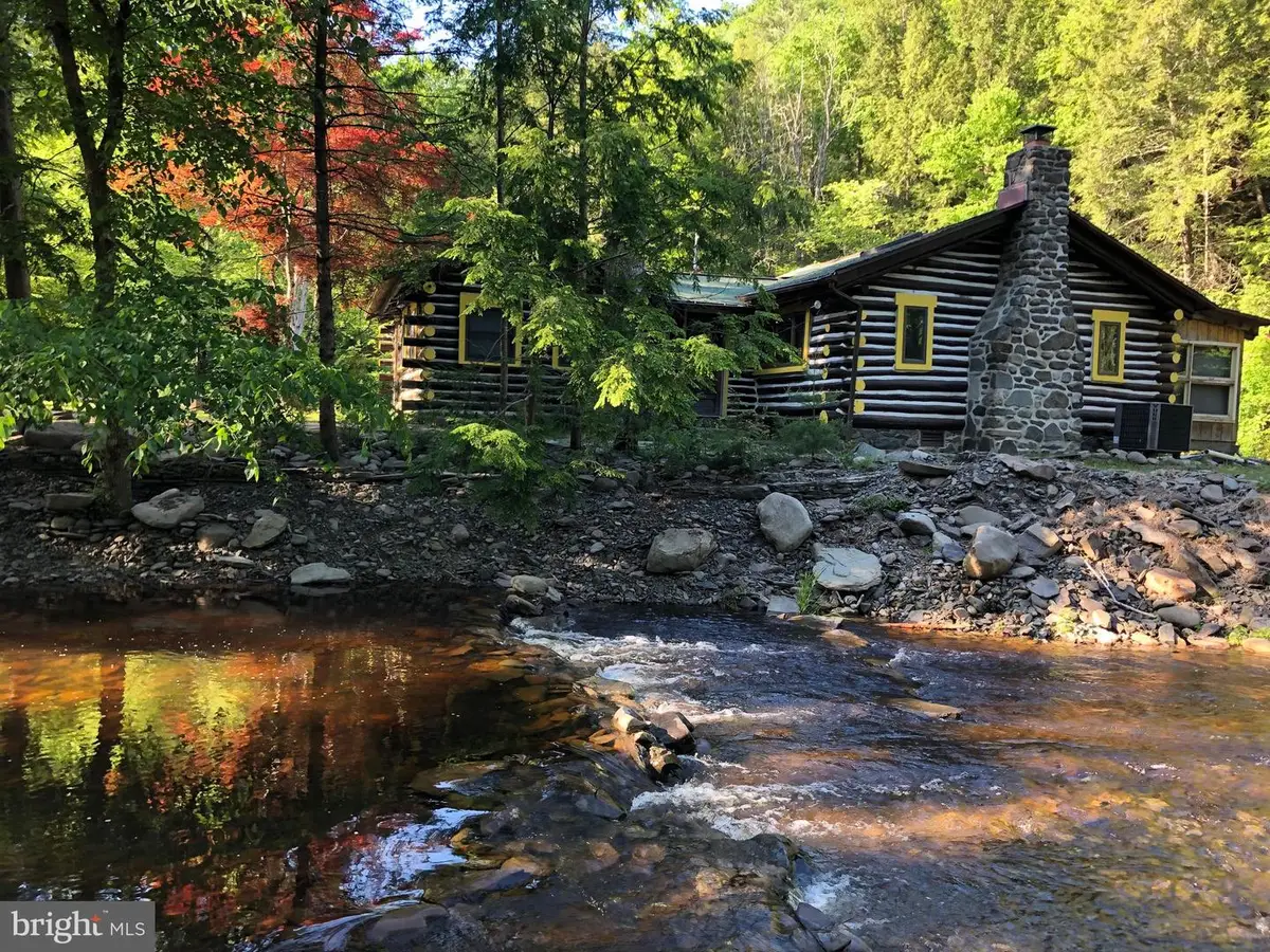 2138 & 2146 Bridge Side Dr, East Stroudsburg, PA 18302 - #1