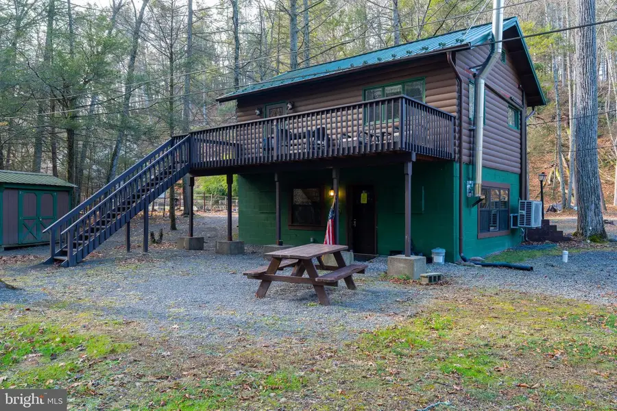 2138 & 2146 Bridge Side Dr, East Stroudsburg, PA 18302 - #2