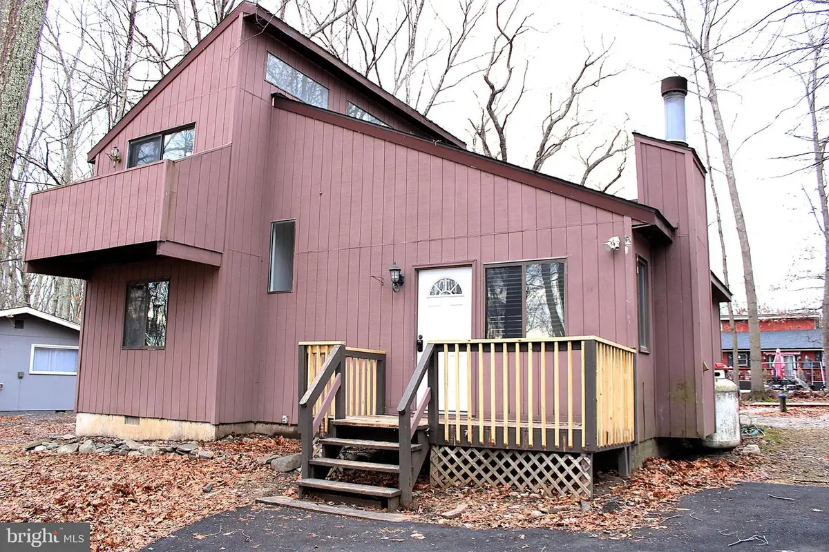 15 Hilltop Cir, East Stroudsburg, PA 18302 - Image #1