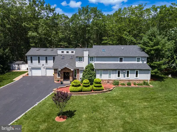 1555 Longleaf Dr, EFFORT, PA 18330