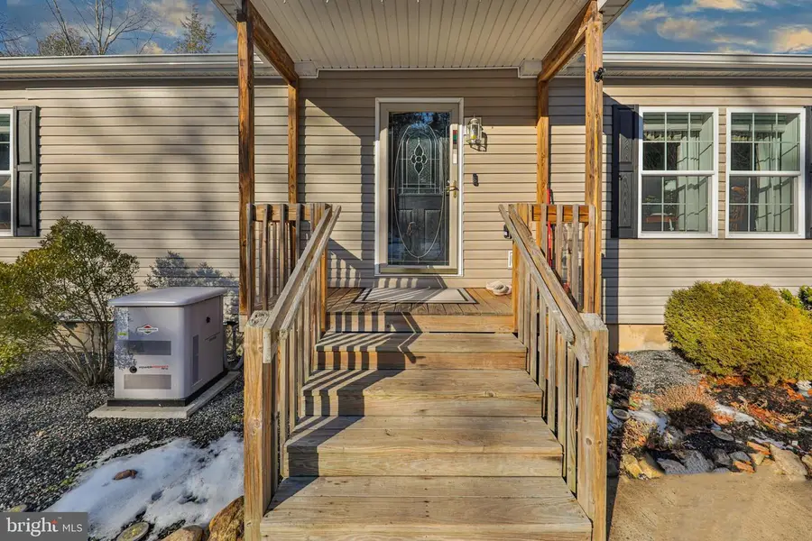 1242 Blue Mountain Cir, Saylorsburg, PA 18353 - Image #3