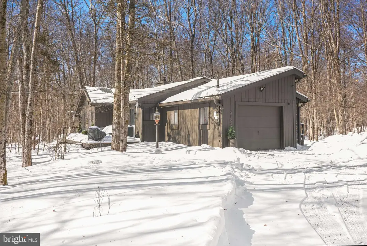 2105 Blue Ox Rd, Pocono Pines, PA 18350 - #1