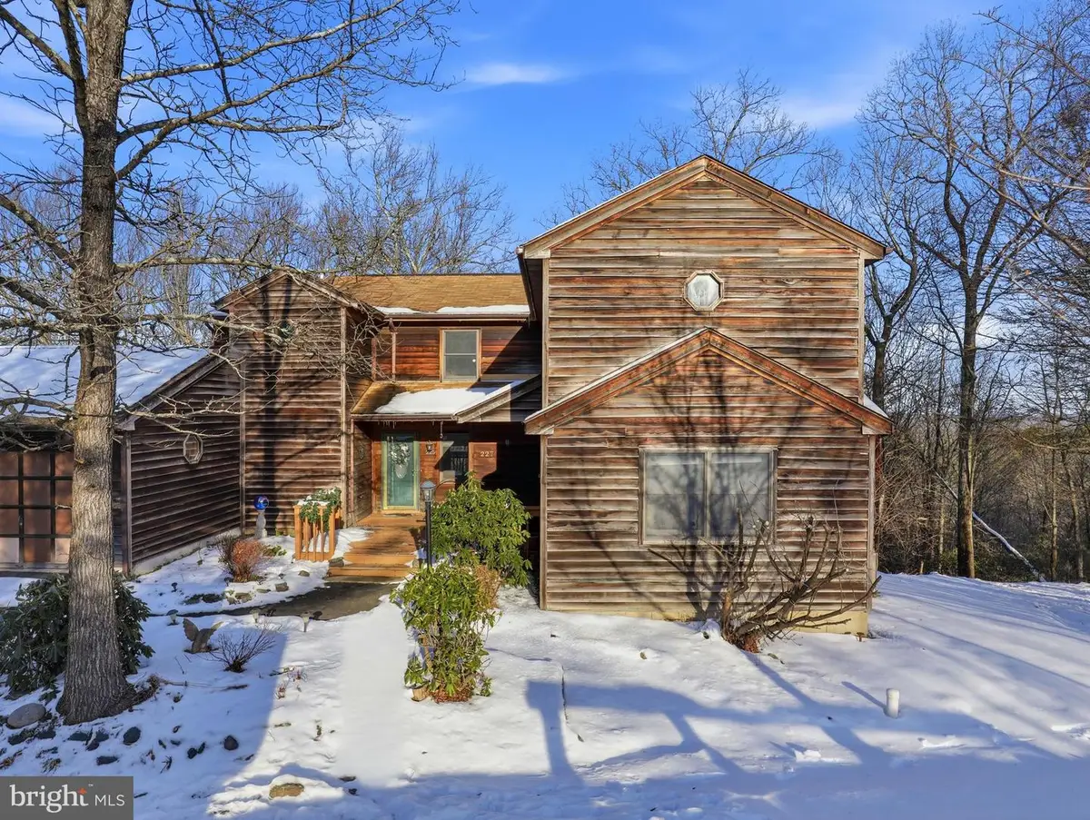 227 Image Dr, Scotrun, PA 18355 - #1