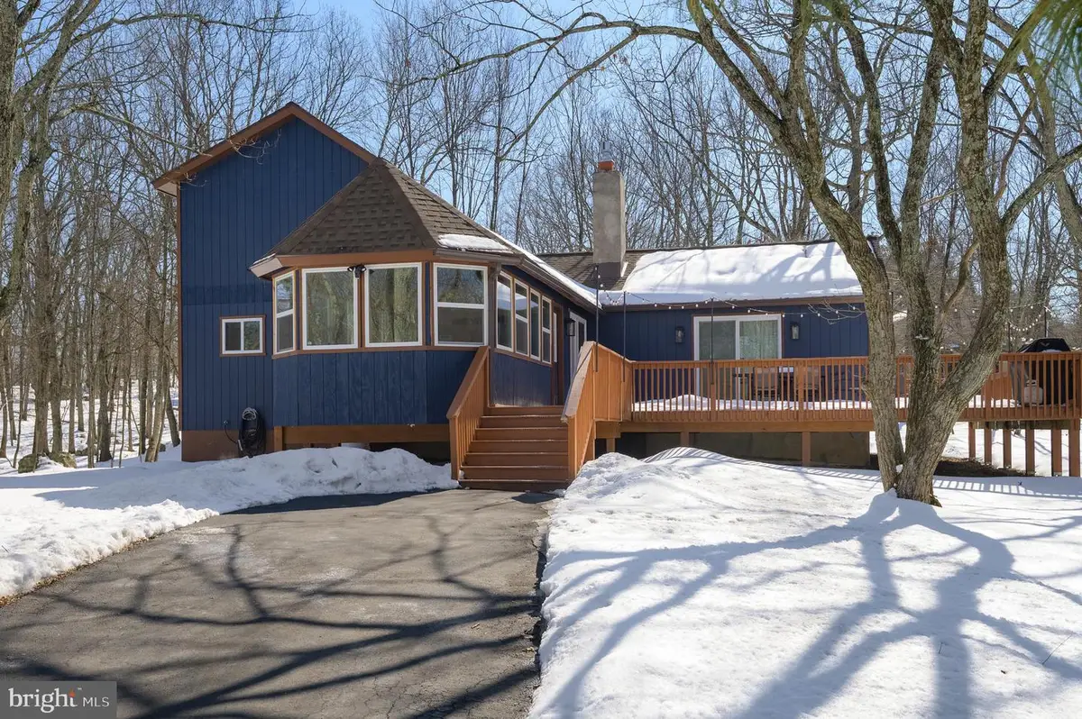 2206 Chatham Ct, Bushkill, PA 18324 - #1