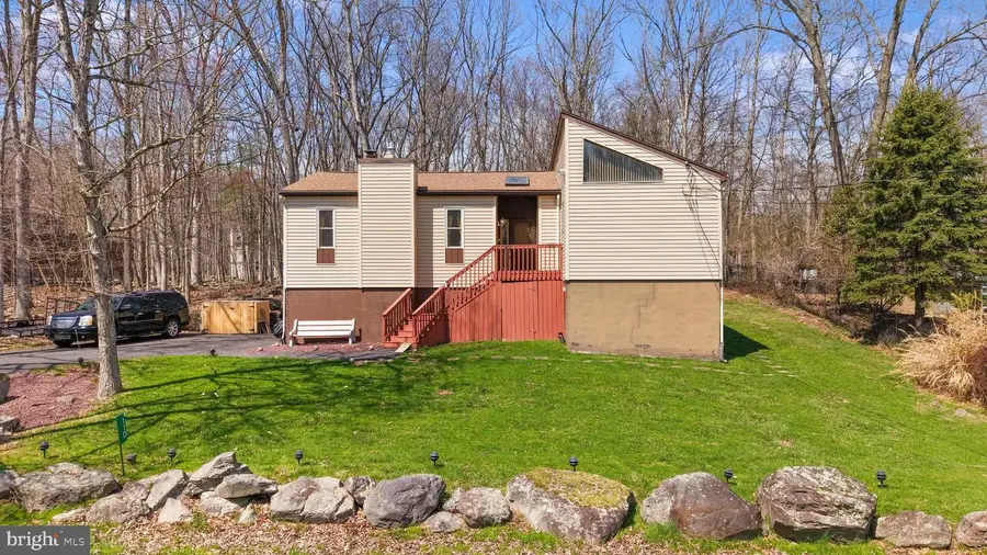 110 Sundew Dr, Penn Estates, PA 18301 - #2