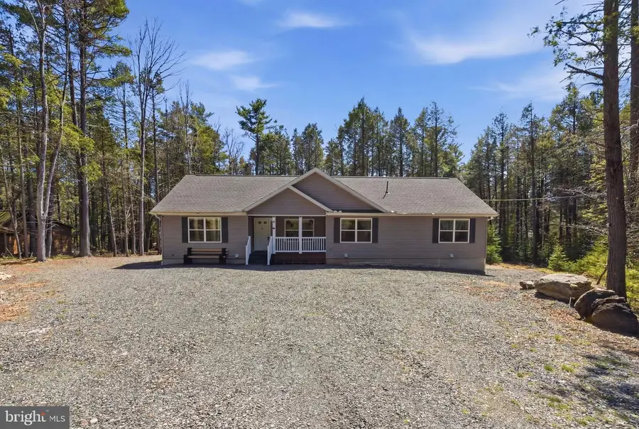 506 Sir Jeoffrey Ct, Blakeslee, PA 18610 - #2