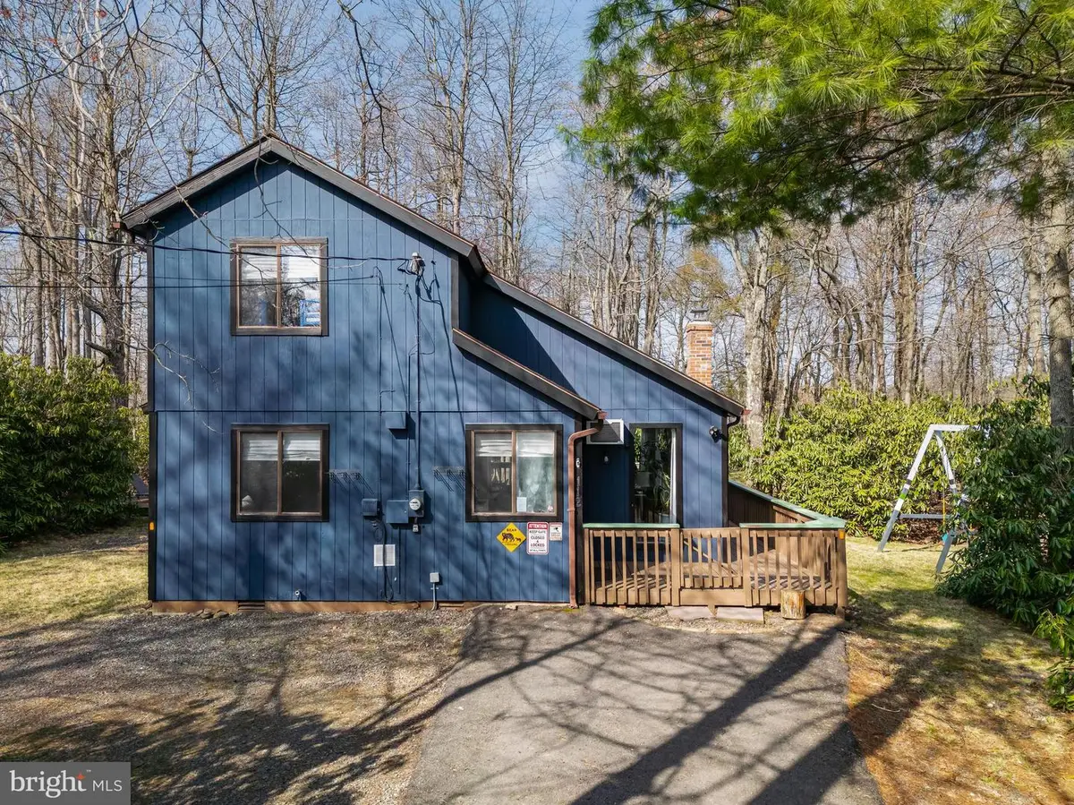 112 Crazy Horse Ct, Long Pond, PA 18334 - #1