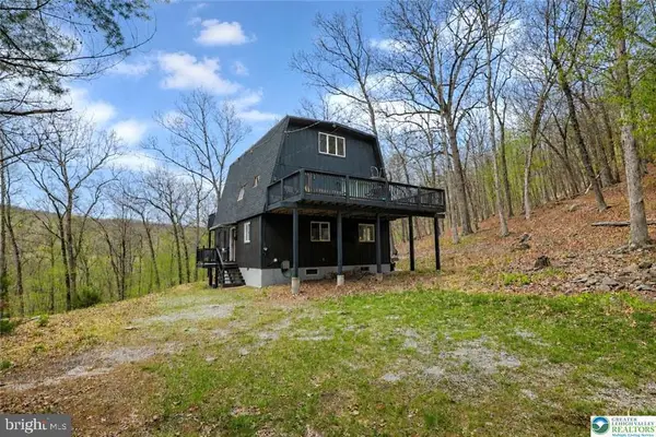 207 Bunsen Ct, EAST STROUDSBURG, PA 18302