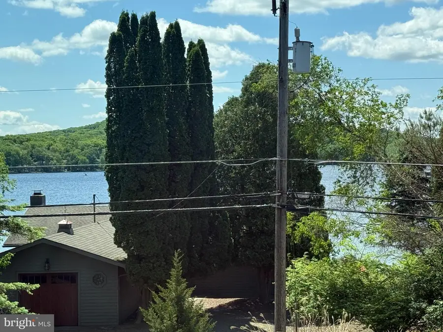 7639 Lake Shore Dr, Pocono Lake, PA 18347 - #3