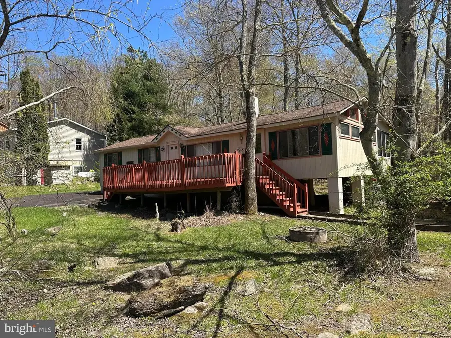 134 Wyalusing Dr, Pocono Lake, PA 18347 - #2