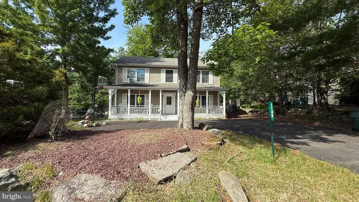 1140 Country Place Dr, Tobyhanna, PA 18466 - #1