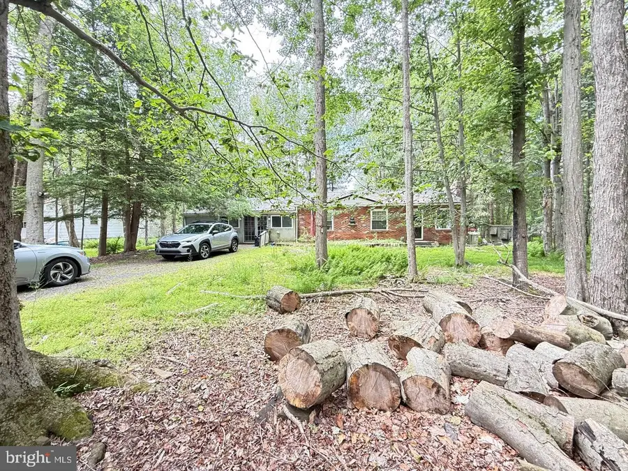 446 Stillwater Dr, Pocono Summit, PA 18346 - #2