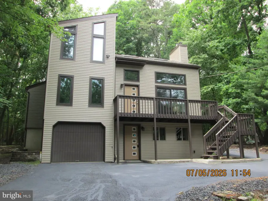 207 Somerset Dr, East Stroudsburg, PA 18301 - #3
