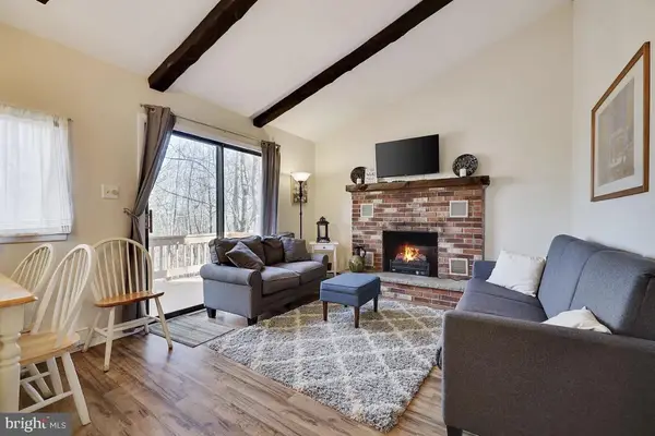176 Birch Dr, BLAKESLEE, PA 18610