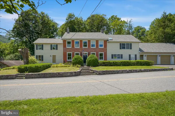 105 Fetherman Rd, STROUDSBURG, PA 18360