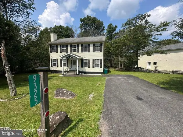 9325 Fairmount Way, TOBYHANNA, PA 18466