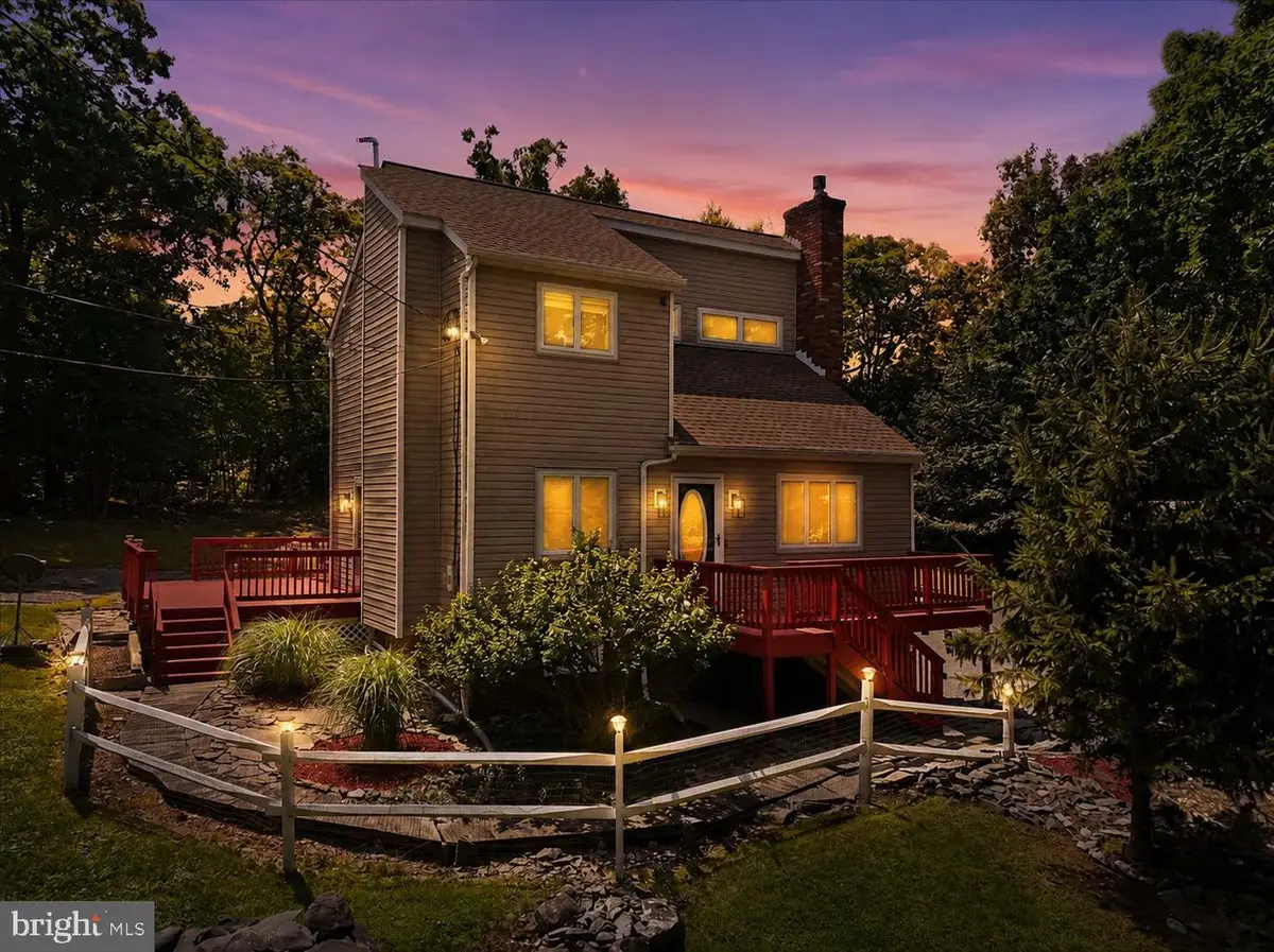 2522 Jonathan Ct, East Stroudsburg, PA 18302 - #1