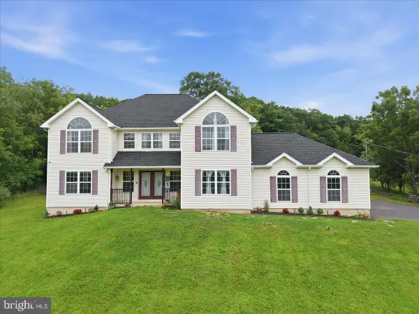 387 Blue Ridge Rd, SAYLORSBURG, PA 18353