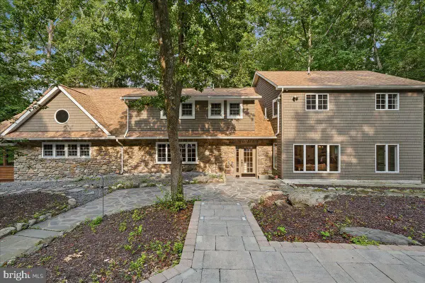 360 Babbling Brook Rd, SCOTRUN, PA 18355