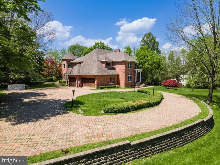 441 Hidden Lake Dr, East Stroudsburg, PA 18302 - #2