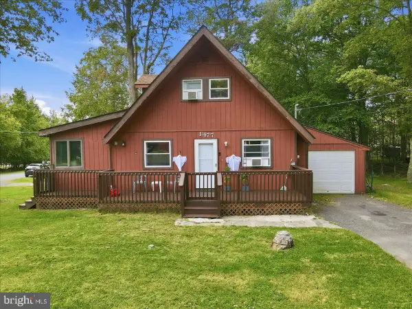 593 Country Place Dr, TOBYHANNA, PA 18466