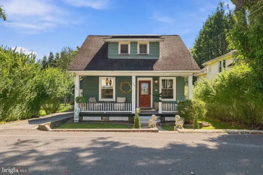 1317 Coolbaugh St, Stroudsburg, PA 18360 - #2