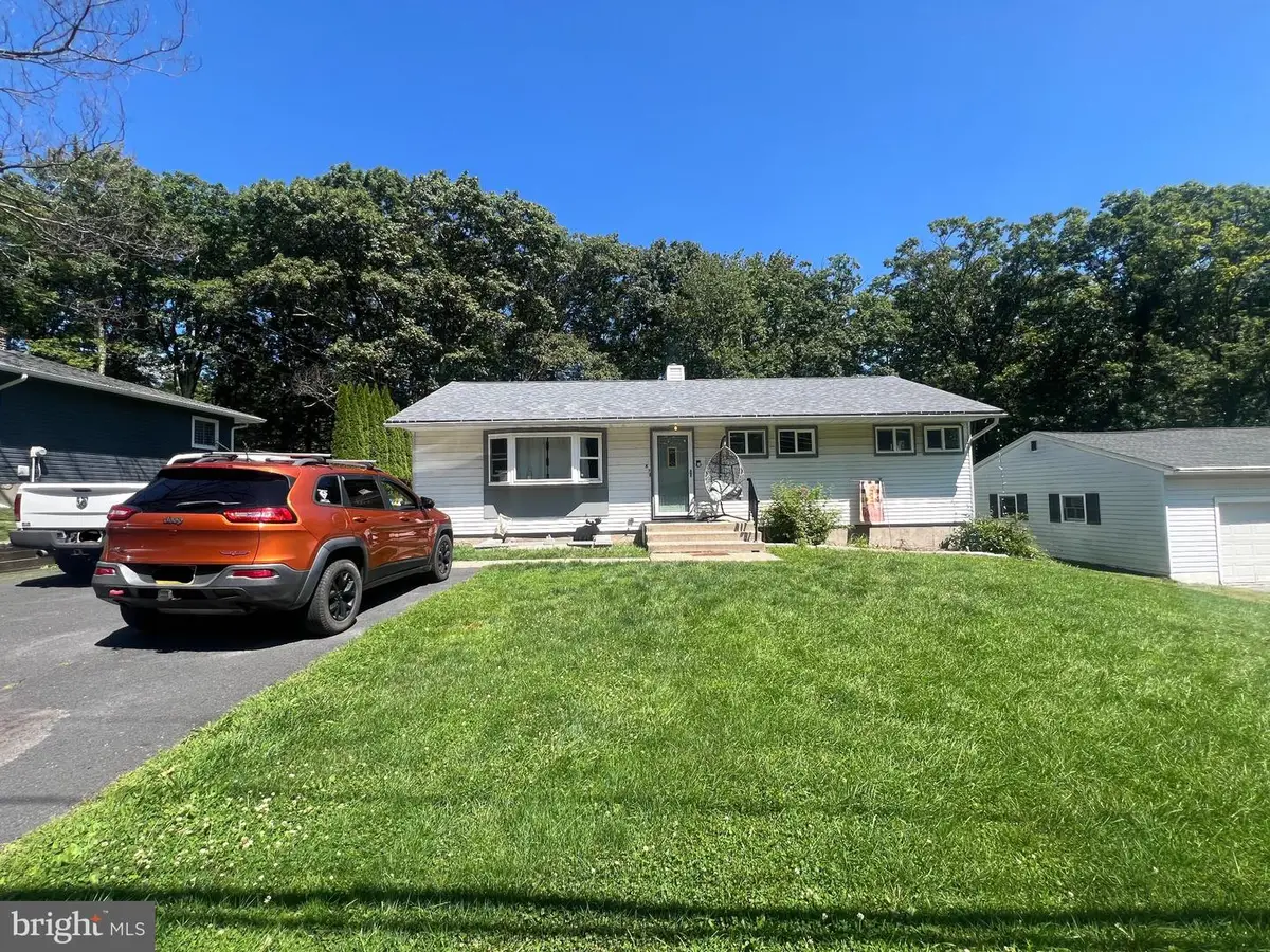 5 Oak St, Mount Pocono, PA 18344 - #1