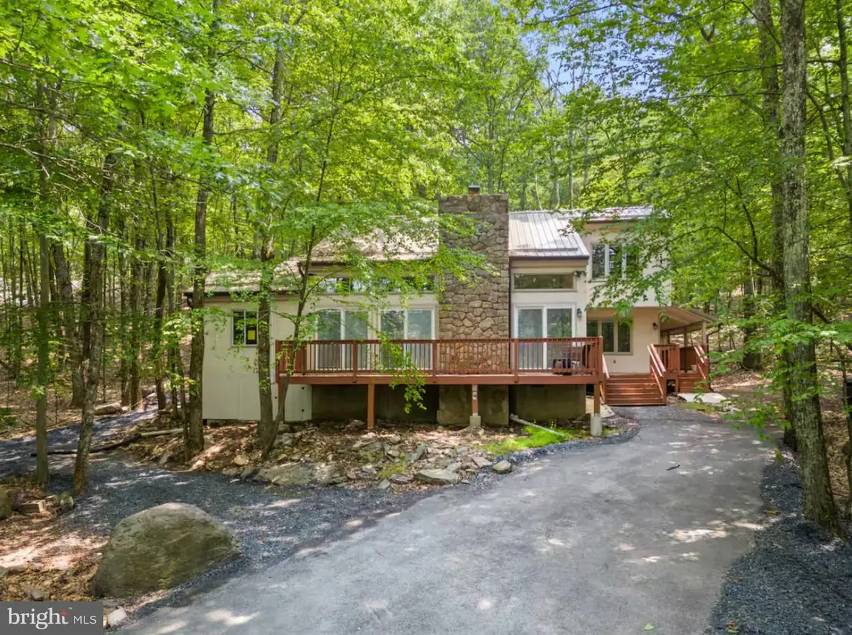1157 Kensington Dr, East Stroudsburg, PA 18301 - #1