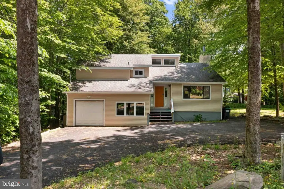 8123 Mayfair Rd, Tobyhanna, PA 18466 - #1