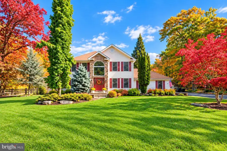 2548 Pine Mountain Rd, Stroudsburg, PA 18360 - #2