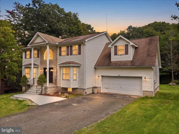 49 Seneca Rd, MOUNT POCONO, PA 18344