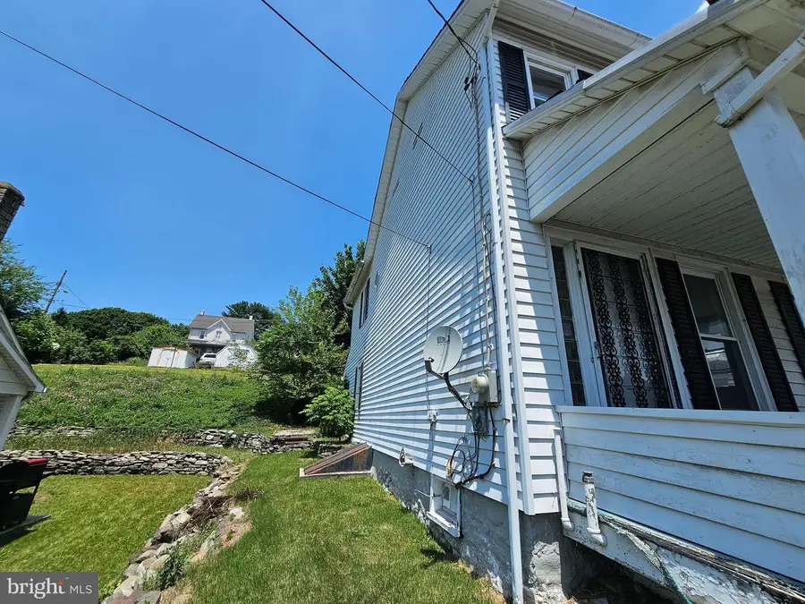 573 Fairview Ave, Bangor, PA 18013 - Image #3