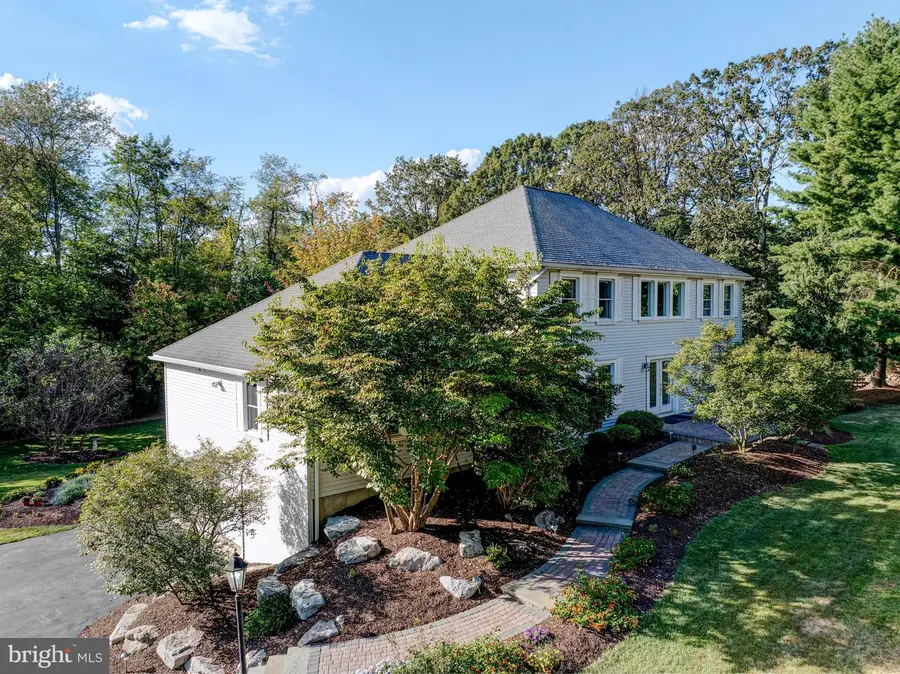 9875 Hilltop Dr, Bangor, PA 18013 - Image #2