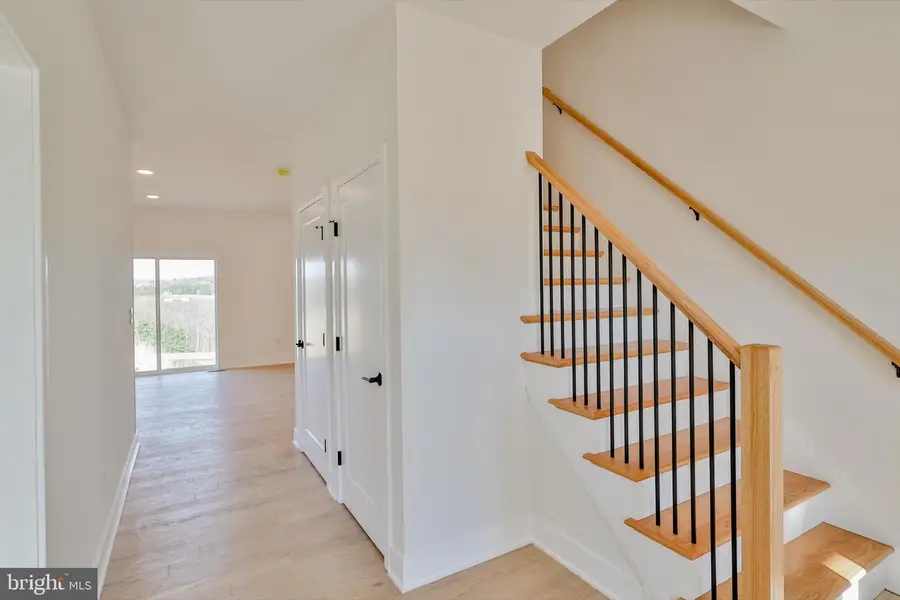 883 Emerald Valley Ln, Bangor, PA 18013 - Image #3