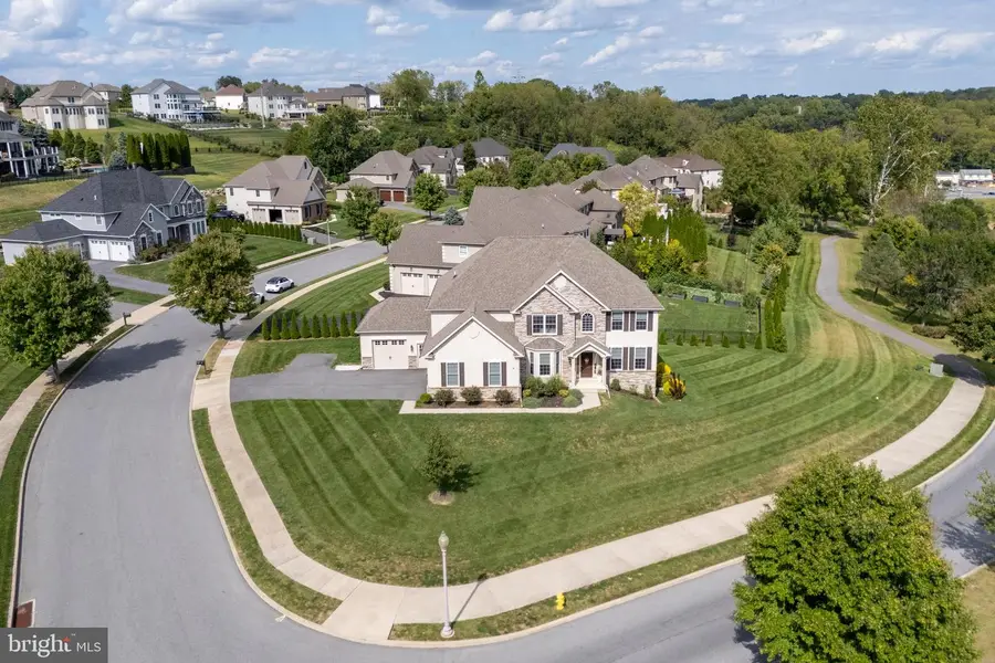 2 Creek View Ct, Easton, PA 18045 - Image #2