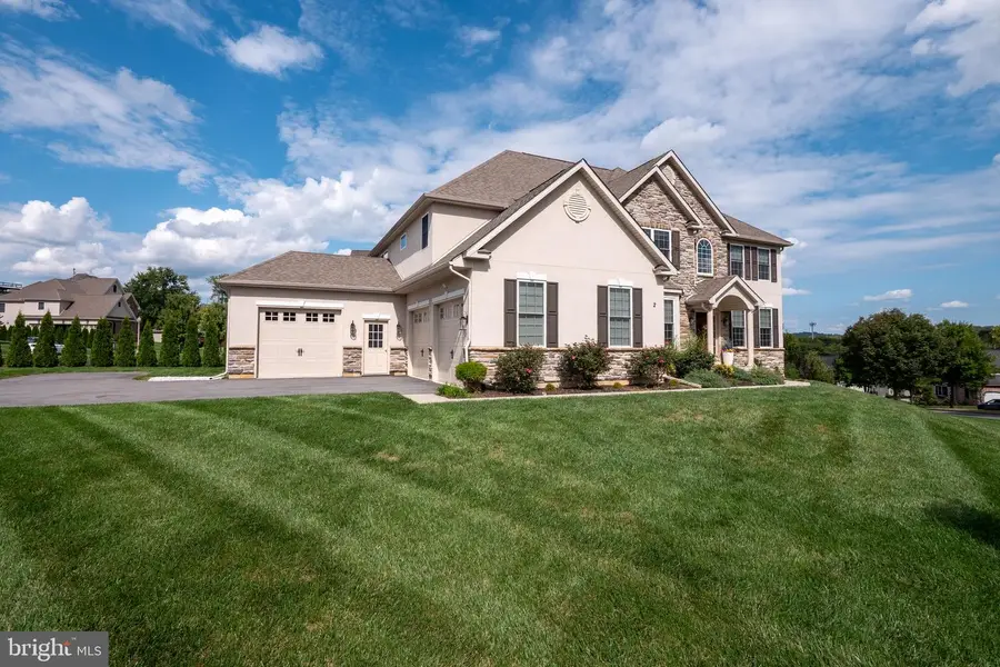 2 Creek View Ct, Easton, PA 18045 - Image #3